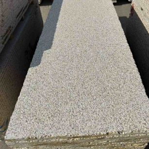 娄底 黄金麻花岗岩荔枝面毛板，半成品