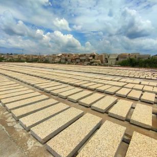 娄底 黄金麻花岗岩荔枝面地铺石防护中