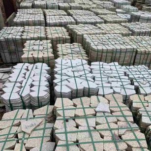 娄底 黄金麻白麻花岗岩荔枝面地铺石(冰裂纹)