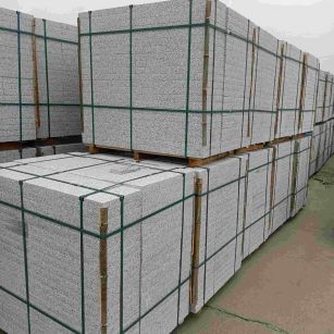 娄底 白麻花岗岩石材荔枝面地铺石（300*600*50）