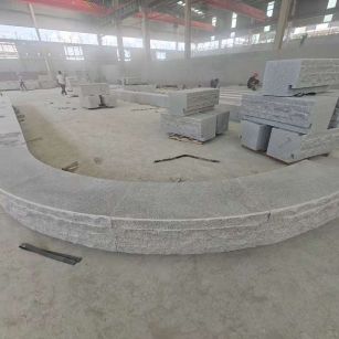 娄底 芝麻白异形坐凳，自然面光面弧形加工