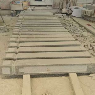 娄底 芝麻白异形加工雕刻-栏杆大柱，方柱