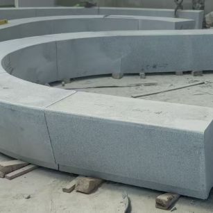 娄底 芝麻白花岗岩光面弧形坐凳