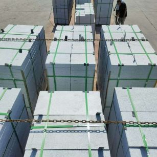 娄底 芝麻白花岗岩5公分地铺石 花岗岩厂家工厂装车日常