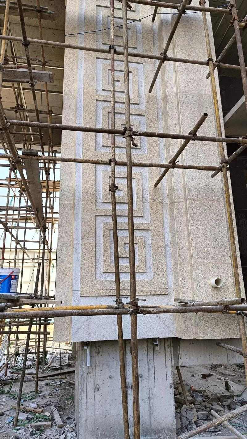 娄底 黄金麻花岗岩别墅外墙干挂回纹造型效果