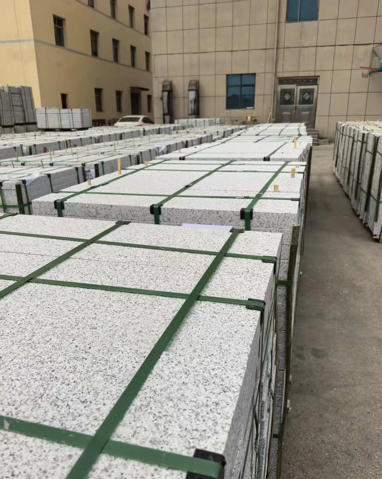 娄底 白麻花岗岩5.0公分荔枝面地铺石