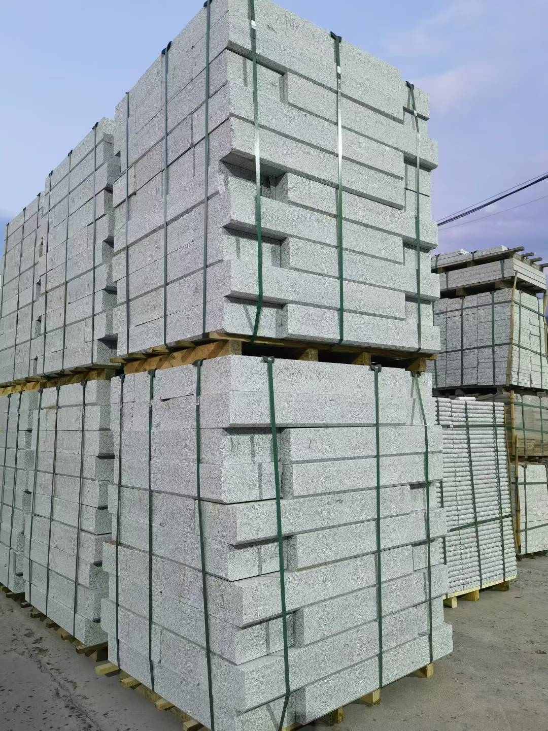 娄底 芝麻白花岗岩路沿石，路缘石，路肩石，道牙，立缘石，马路牙子，街沿石，侧石等