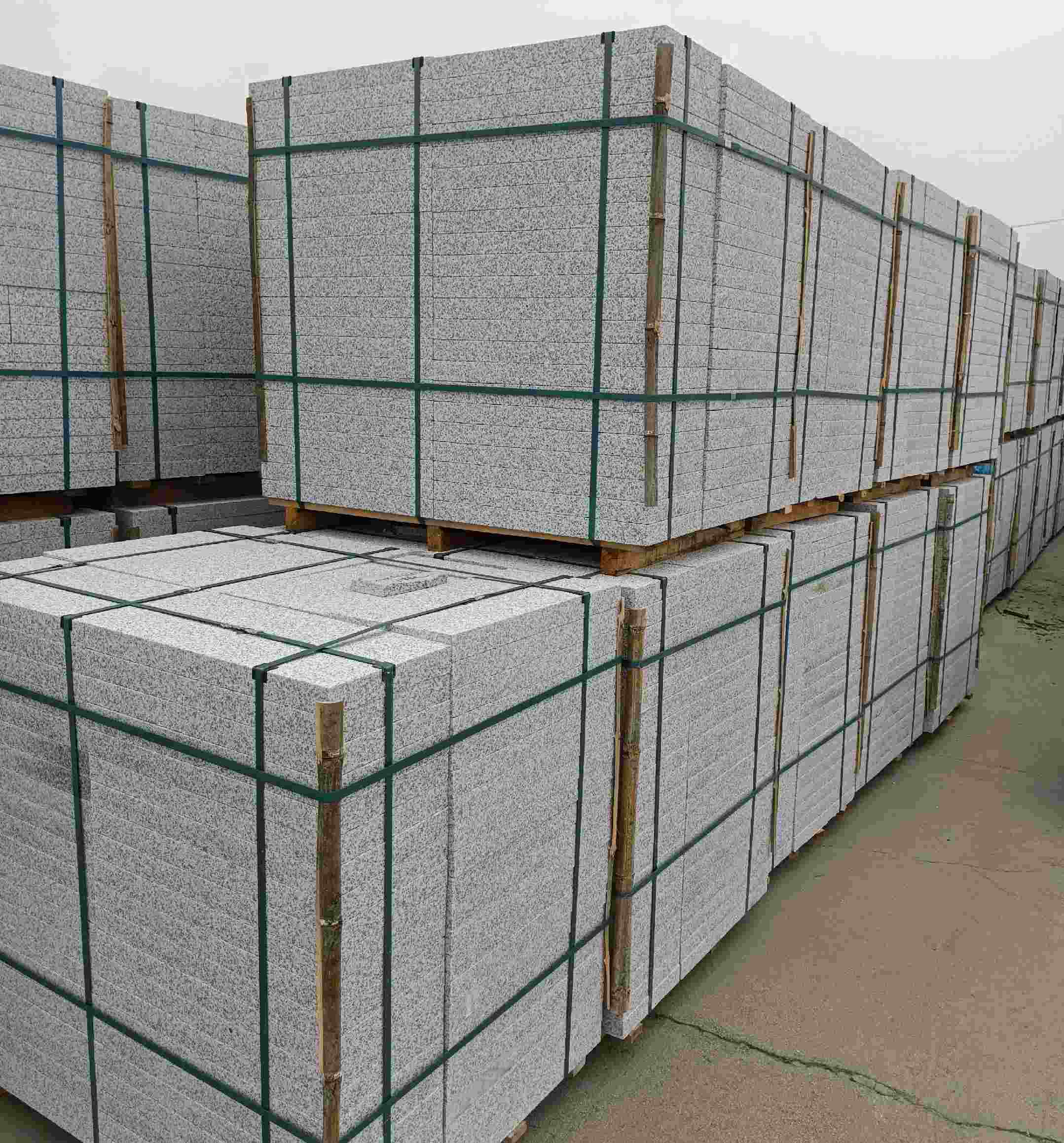 娄底 白麻花岗岩石材荔枝面地铺石（300*600*50）