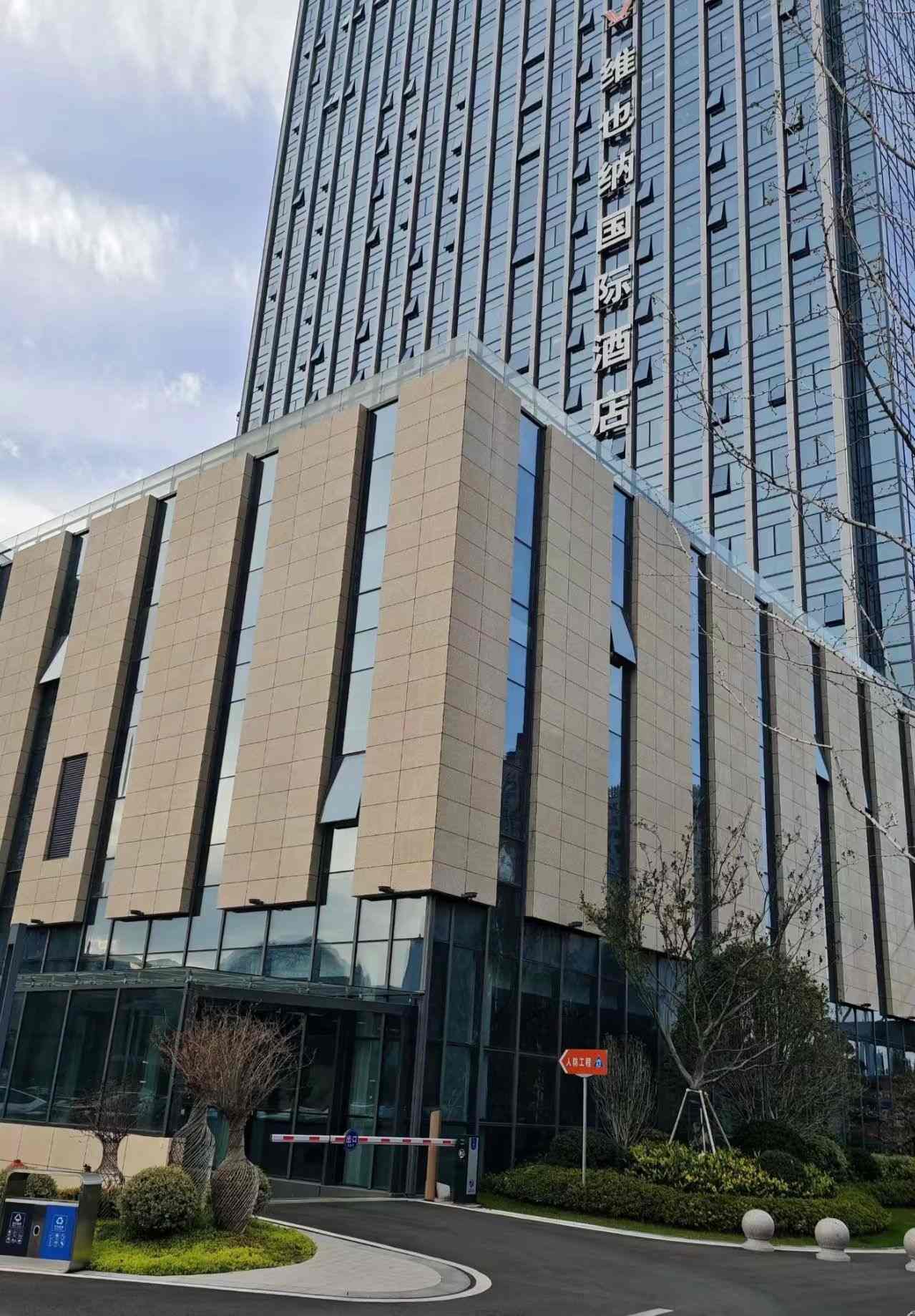 娄底 黄金麻花岗岩外墙干挂