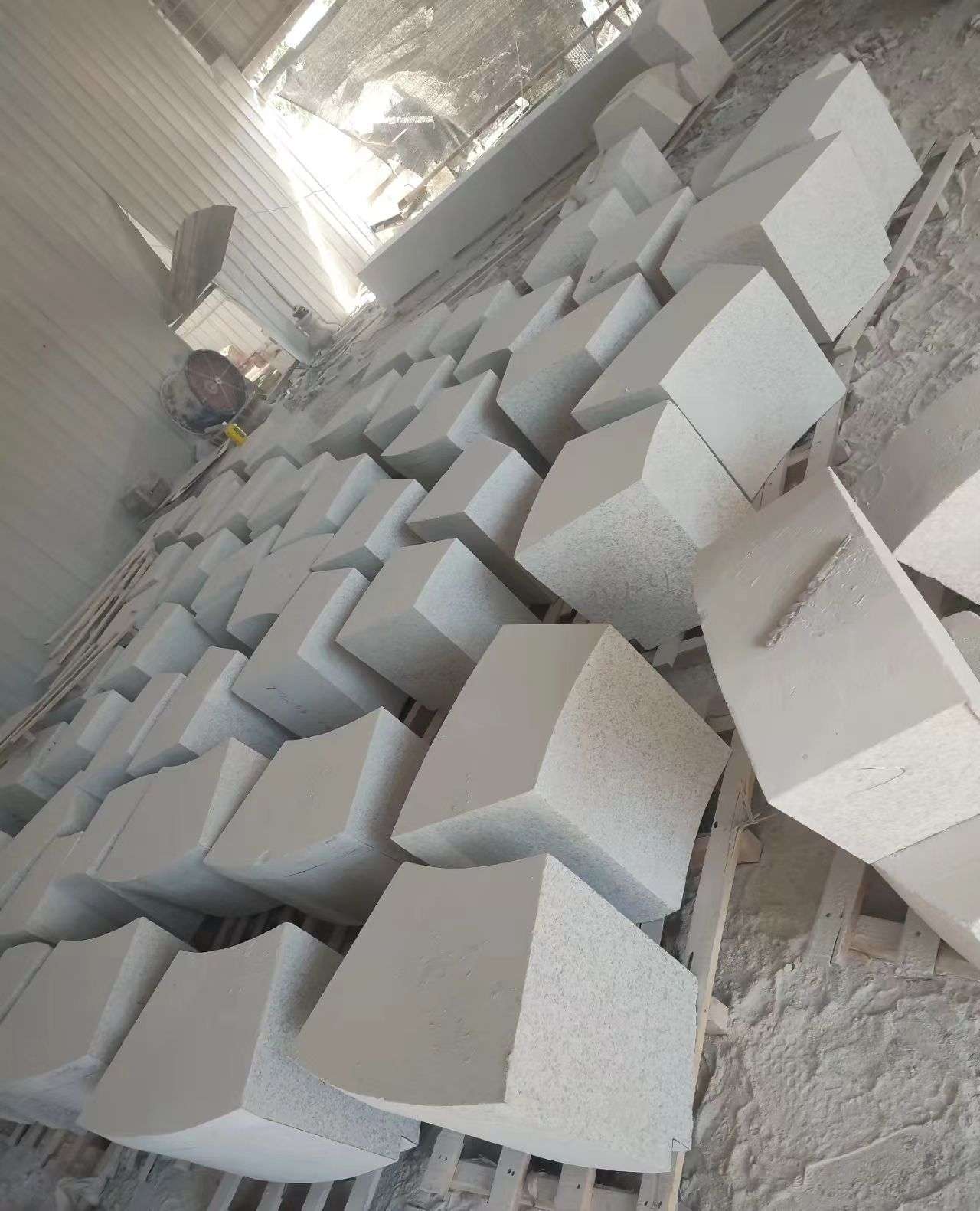 娄底 白麻花岗岩异形坐凳