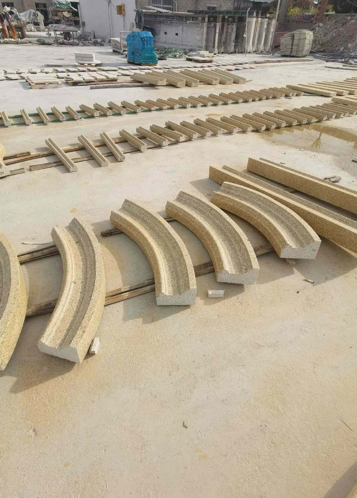 娄底 黄金麻花岗岩别墅线条