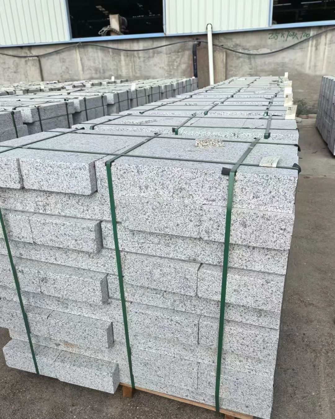 娄底 白麻花岗岩路沿石，弧形路沿石，道牙石，马路牙子，界石，路缘石，平沿石，直岩石，平缘石等