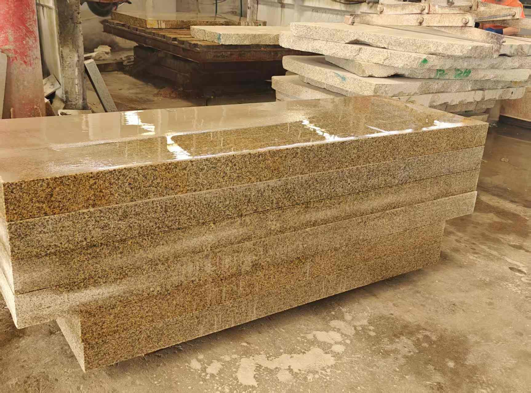 娄底 黄金麻栏杆料半成品加工中