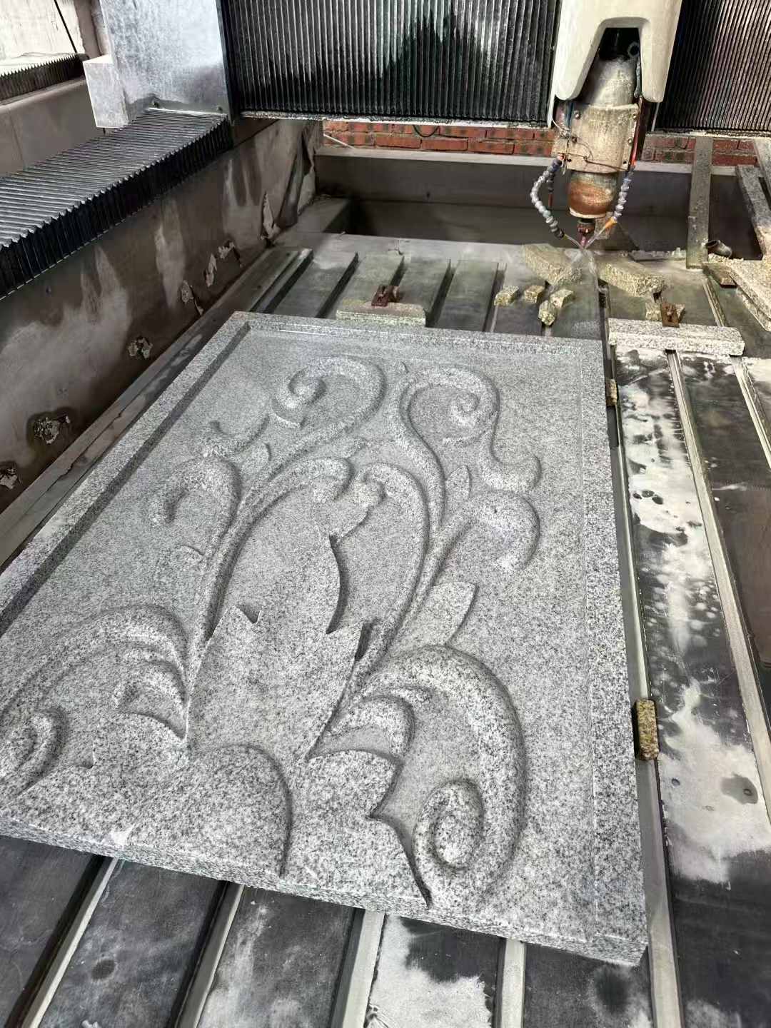 娄底 白麻别墅干挂雕花板