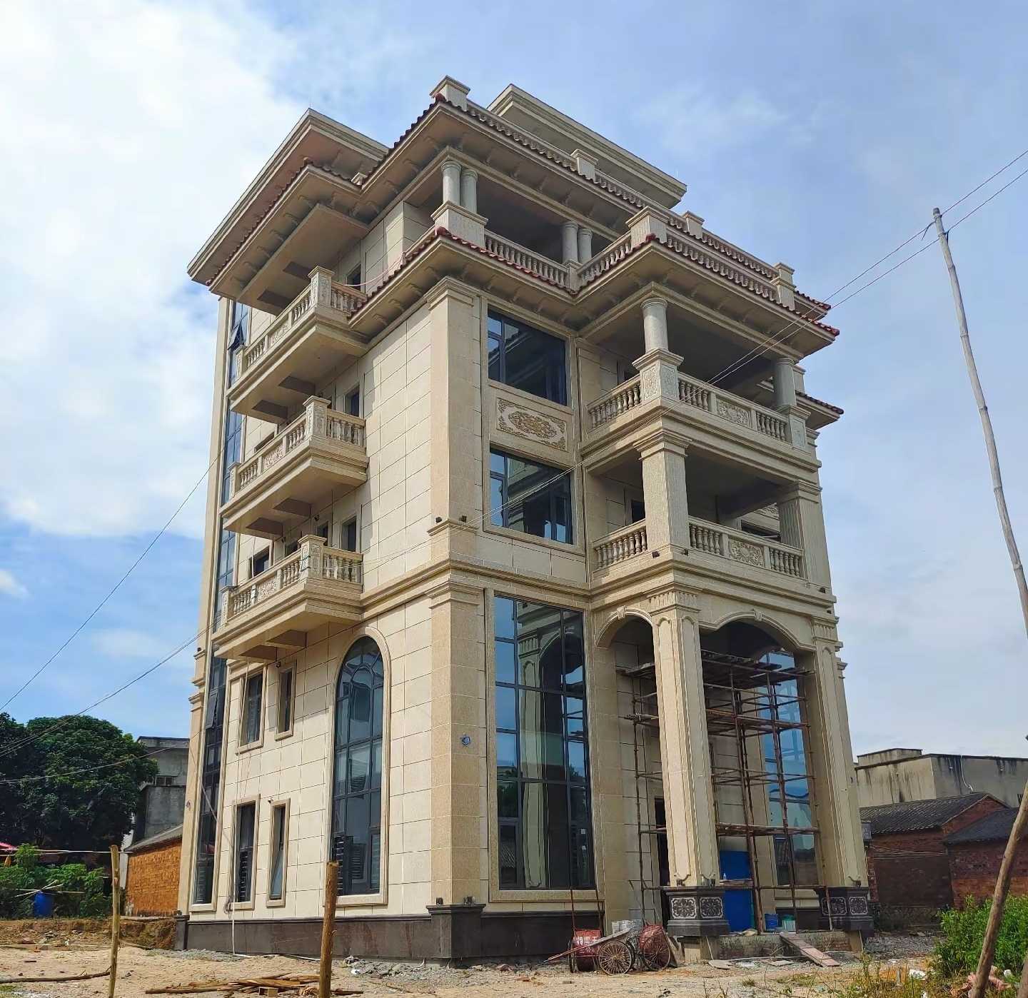 娄底 黄金麻花岗岩石材别墅外墙干挂搭配（雕花栏杆花瓶柱门楼罗马柱）