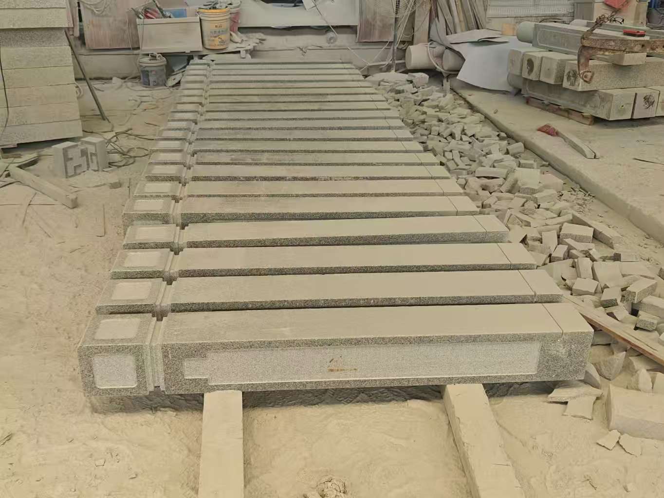 娄底 芝麻白异形加工雕刻-栏杆大柱，方柱