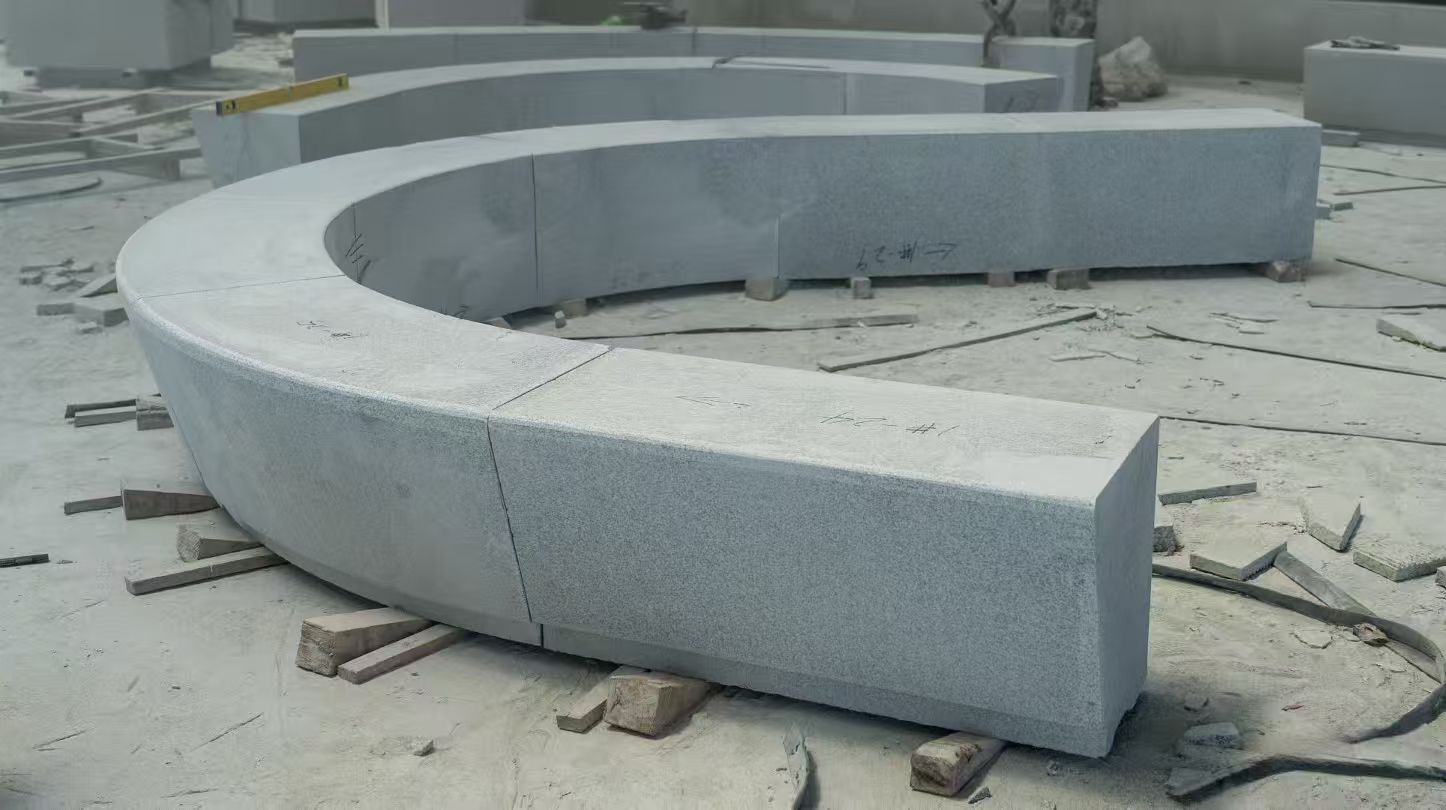 娄底 芝麻白花岗岩光面弧形坐凳